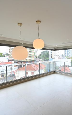 Apartamento à venda com 130m², 3 quartos e 2 vagasVaranda