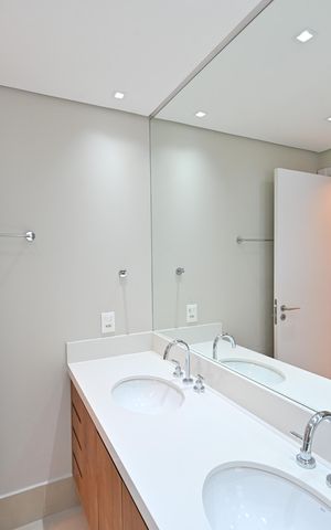 Apartamento à venda com 130m², 3 quartos e 2 vagasBanheiro da Suíte 1