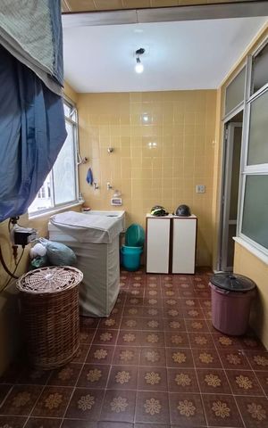Apartamento à venda com 150m², 4 quartos e 2 vagas Apartamento à venda com 150m², 4 quartos e 2 vagasÁrea de serviço