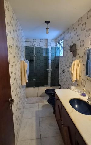 Apartamento à venda com 150m², 4 quartos e 2 vagas Apartamento à venda com 150m², 4 quartos e 2 vagasBanheiro social