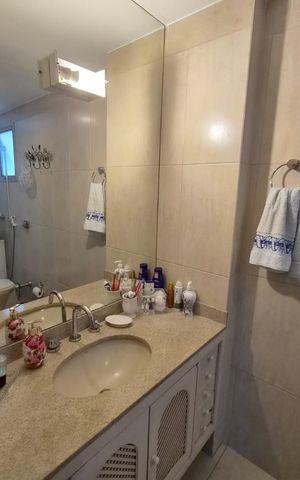 Apartamento à venda com 150m², 4 quartos e 2 vagas Apartamento à venda com 150m², 4 quartos e 2 vagasBanheiro da suíte