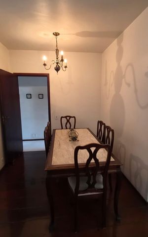Apartamento à venda com 150m², 4 quartos e 2 vagas Apartamento à venda com 150m², 4 quartos e 2 vagasSala