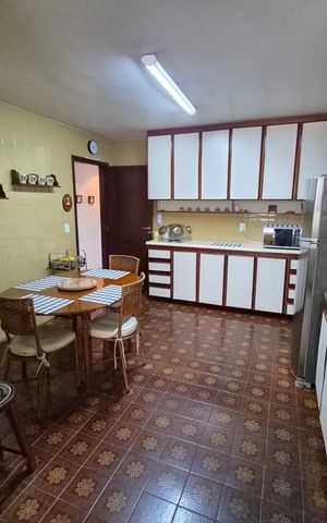 Apartamento à venda com 150m², 4 quartos e 2 vagas Apartamento à venda com 150m², 4 quartos e 2 vagasCozinha
