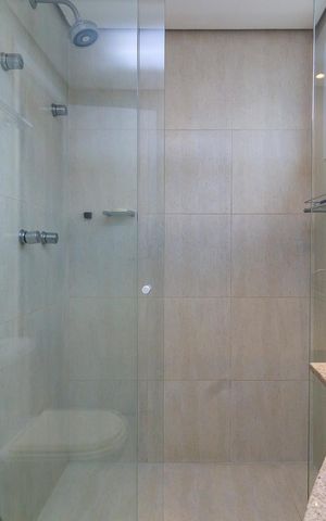 Apartamento à venda com 178m², 3 quartos e 3 vagas Apartamento à venda com 178m², 3 quartos e 3 vagasSuíte 1 - Banheiro