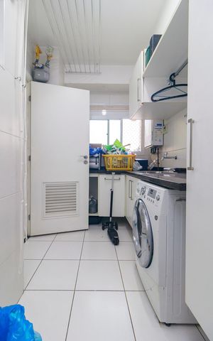Apartamento à venda com 178m², 3 quartos e 3 vagas Apartamento à venda com 178m², 3 quartos e 3 vagasÁrea de Serviço