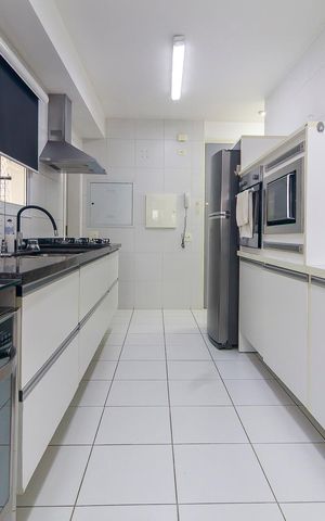 Apartamento à venda com 178m², 3 quartos e 3 vagas Apartamento à venda com 178m², 3 quartos e 3 vagasCozinha