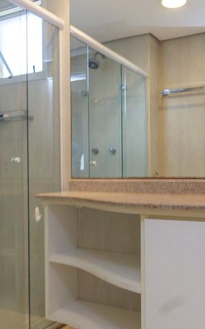 Apartamento à venda com 178m², 3 quartos e 3 vagas Apartamento à venda com 178m², 3 quartos e 3 vagasSuíte 1 - Banheiro
