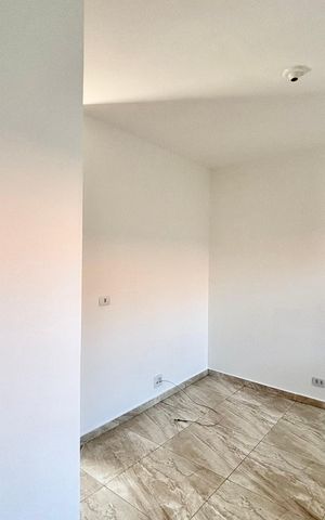 Apartamento à venda com 45m², 1 quarto e sem vaga Apartamento à venda com 45m², 1 quarto e sem vagaSal