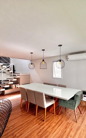 Casa de condomínio à venda com 300m², 3 quartos e 2 vagas Casa de condomínio à venda com 300m², 3 quartos e 2 vagasSala de Jantar