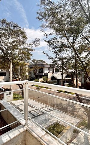 Casa de condomínio à venda com 300m², 3 quartos e 2 vagas Casa de condomínio à venda com 300m², 3 quartos e 2 vagasVaranda suíte 1