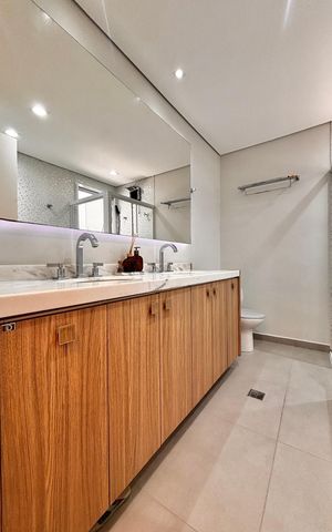 Casa de condomínio à venda com 300m², 3 quartos e 2 vagas Casa de condomínio à venda com 300m², 3 quartos e 2 vagasBanheiro suíte 1