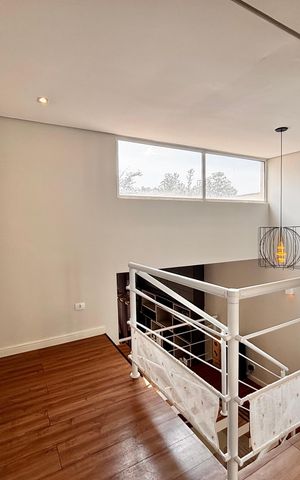 Casa de condomínio à venda com 300m², 3 quartos e 2 vagas Casa de condomínio à venda com 300m², 3 quartos e 2 vagasEntrada suíte 1 e 2