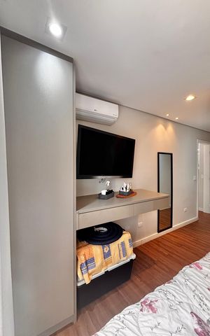 Casa de condomínio à venda com 300m², 3 quartos e 2 vagas Casa de condomínio à venda com 300m², 3 quartos e 2 vagasSuíte 1