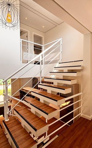 Casa de condomínio à venda com 300m², 3 quartos e 2 vagas Casa de condomínio à venda com 300m², 3 quartos e 2 vagasEntrada suíte 1