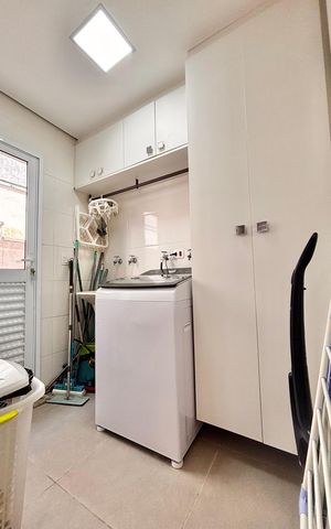 Casa de condomínio à venda com 300m², 3 quartos e 2 vagas Casa de condomínio à venda com 300m², 3 quartos e 2 vagasLavanderia