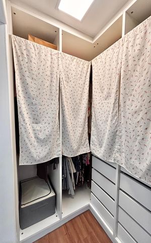 Casa de condomínio à venda com 300m², 3 quartos e 2 vagas Casa de condomínio à venda com 300m², 3 quartos e 2 vagasCloset da suíte 1