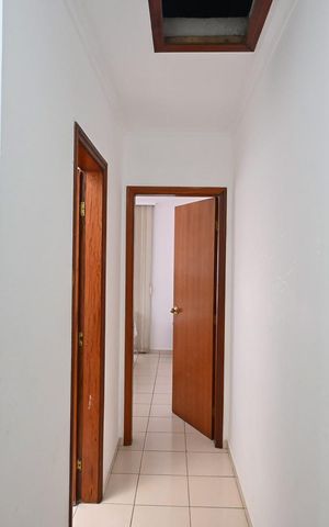 Casa à venda com 85m², 2 quartos e 2 vagasCorredor