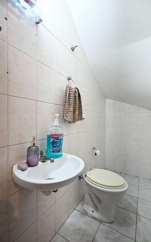 Casa à venda com 85m², 2 quartos e 2 vagasLavabo