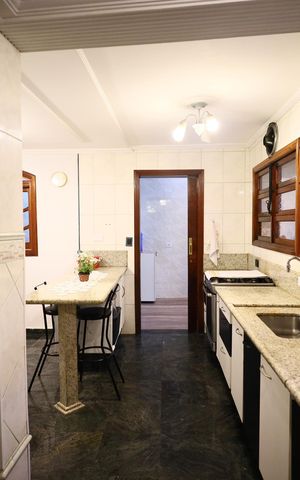 Casa à venda com 190m², 6 quartos e 5 vagasCozinha