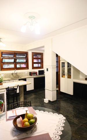 Casa à venda com 190m², 6 quartos e 5 vagasCozinha