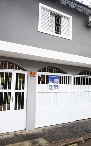 Casa à venda com 190m², 6 quartos e 5 vagasFachada