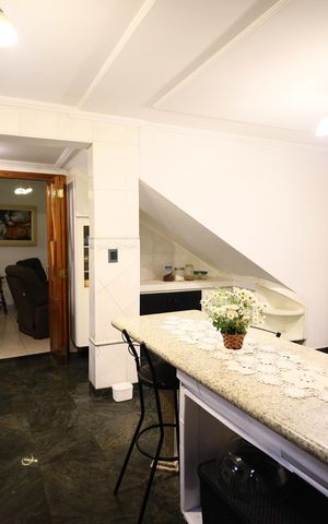 Casa à venda com 190m², 6 quartos e 5 vagasCozinha
