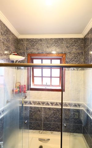 Casa à venda com 190m², 6 quartos e 5 vagasBanheiro da Suíte 1
