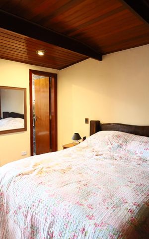 Casa à venda com 190m², 6 quartos e 5 vagasSuíte 1