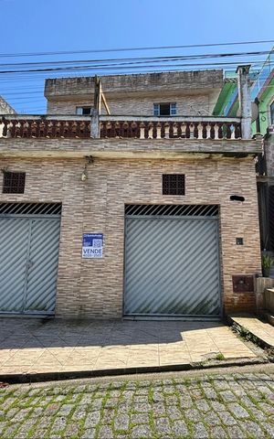 Casa à venda com 250m², 4 quartos e 3 vagas Casa à venda com 250m², 4 quartos e 3 vagasFachada