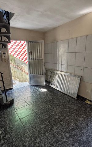 Casa à venda com 250m², 4 quartos e 3 vagas Casa à venda com 250m², 4 quartos e 3 vagasSala de TV