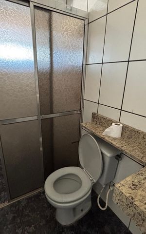 Casa à venda com 250m², 4 quartos e 3 vagas Casa à venda com 250m², 4 quartos e 3 vagasBanheiro da suíte