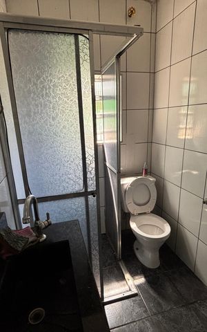 Casa à venda com 250m², 4 quartos e 3 vagas Casa à venda com 250m², 4 quartos e 3 vagasBanheiro
