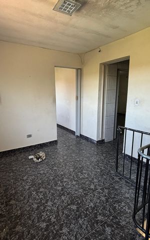 Casa à venda com 250m², 4 quartos e 3 vagas Casa à venda com 250m², 4 quartos e 3 vagasSala de estar
