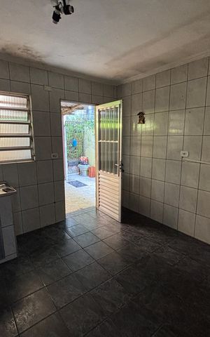 Casa à venda com 250m², 4 quartos e 3 vagas Casa à venda com 250m², 4 quartos e 3 vagasCozinha