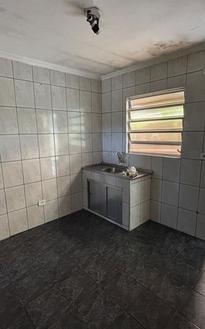 Casa à venda com 250m², 4 quartos e 3 vagas Casa à venda com 250m², 4 quartos e 3 vagasCozinha