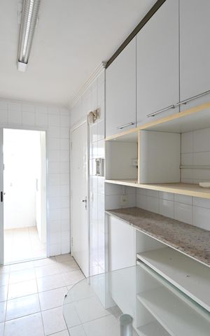 Apartamento à venda com 101m², 4 quartos e 2 vagasCozinha