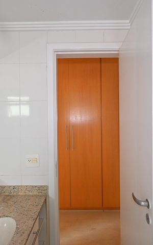 Apartamento à venda com 101m², 4 quartos e 2 vagasBanheiro da Suíte