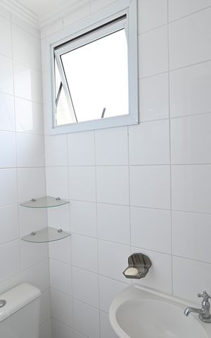Apartamento à venda com 101m², 4 quartos e 2 vagasBanheiro de Serviço