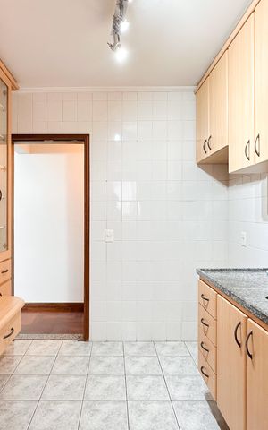 Apartamento à venda com 85m², 3 quartos e 2 vagas Apartamento à venda com 85m², 3 quartos e 2 vagasCozinha