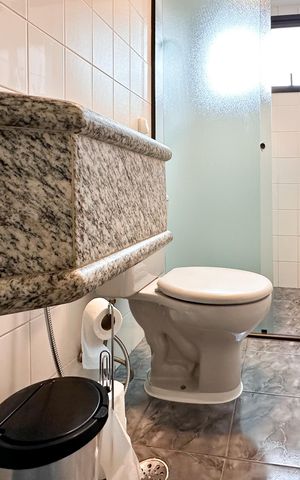 Apartamento à venda com 85m², 3 quartos e 2 vagas Apartamento à venda com 85m², 3 quartos e 2 vagasBanheiro Social