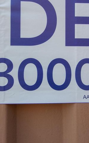 Casa à venda com 387m², 5 quartos e 4 vagas Casa à venda com 387m², 5 quartos e 4 vagasPlaquinha Instalada