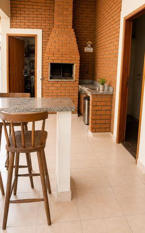 Casa à venda com 192m², 3 quartos e 3 vagas Casa à venda com 192m², 3 quartos e 3 vagasÁrea externa
