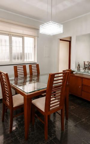Casa à venda com 192m², 3 quartos e 3 vagas Casa à venda com 192m², 3 quartos e 3 vagasCopa