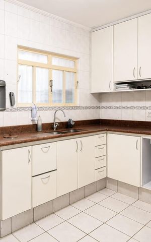 Casa à venda com 192m², 3 quartos e 3 vagas Casa à venda com 192m², 3 quartos e 3 vagasCozinha