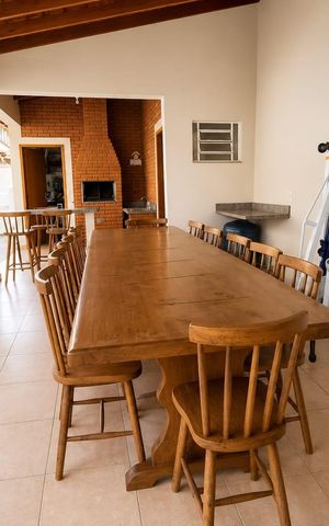 Casa à venda com 192m², 3 quartos e 3 vagas Casa à venda com 192m², 3 quartos e 3 vagasÁrea externa