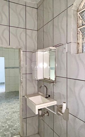 Casa para alugar com 70m², 1 quarto e 1 vaga Casa para alugar com 70m², 1 quarto e 1 vagaBanheiro