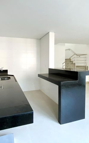 Apartamento à venda com 183m², 3 quartos e 4 vagas Apartamento à venda com 183m², 3 quartos e 4 vagasCozinha