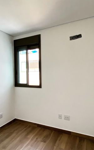 Apartamento à venda com 183m², 3 quartos e 4 vagas Apartamento à venda com 183m², 3 quartos e 4 vagasQuarto 2