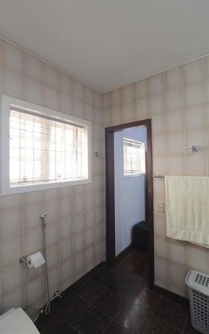 Apartamento à venda com 807m², 5 quartos e 4 vagasBanheiro da Suite 1