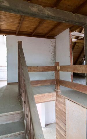 Casa à venda com 225m², 4 quartos e 6 vagas Casa à venda com 225m², 4 quartos e 6 vagasSuperior